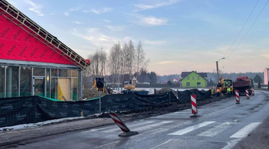 budowa marketu. utrudnienia na DW501 sztutowo (1)