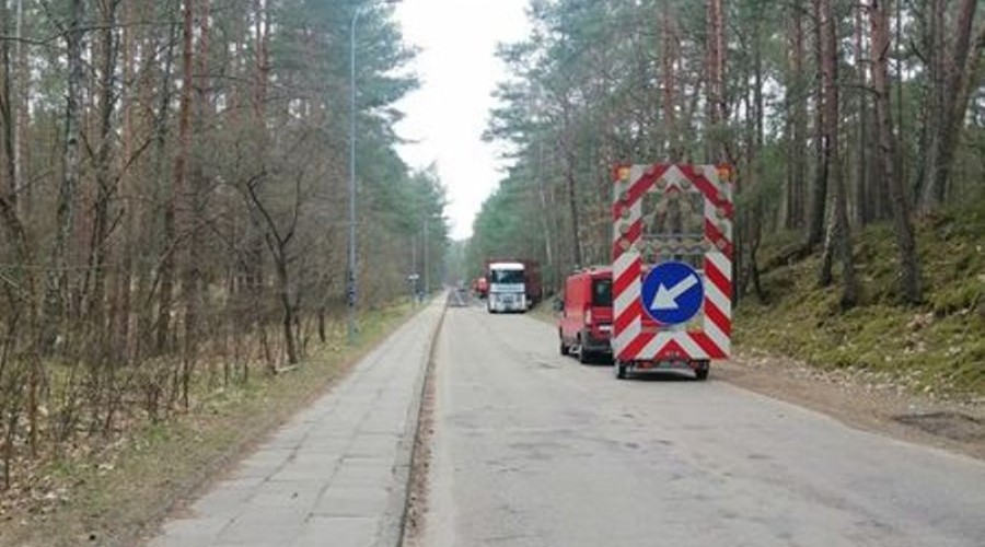 Sztutowo. 2 km odcinek drogi na plażę przechodzi remont.1