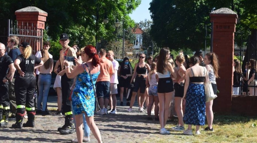 Kamil Kucharski/  sprzątanie Nowego Dworu Gdańskiego