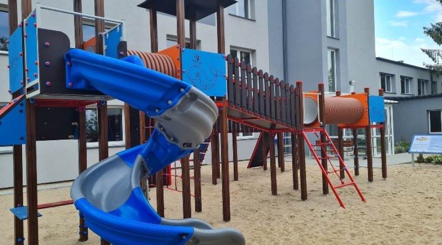 Nowy Dwór Gd. Plac zabaw przy SOSW oddany do użytku.04