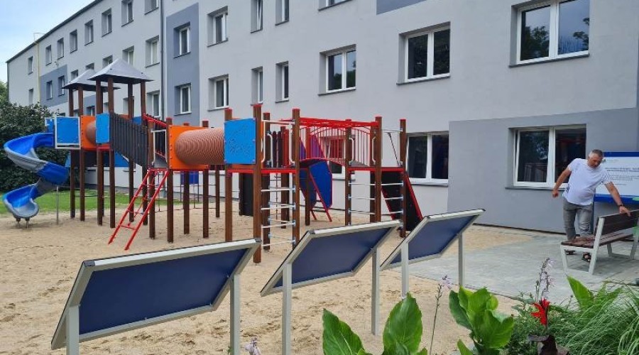 Nowy Dwór Gd. Plac zabaw przy SOSW oddany do użytku.10