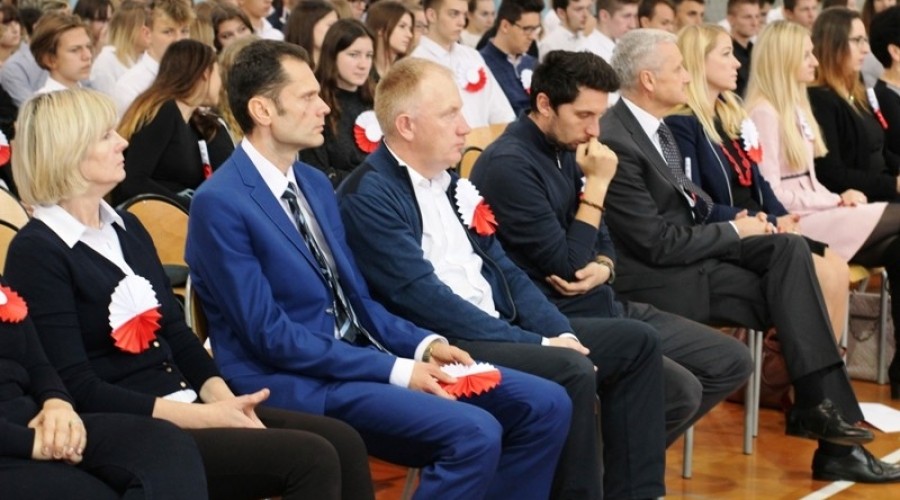 Nowy Dwór Gd. Utworzyli biało-czerwoną flagę dla Niepodległej  (7)