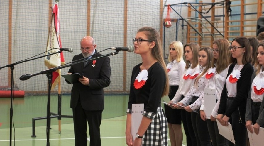 Nowy Dwór Gd. Utworzyli biało-czerwoną flagę dla Niepodległej  (8)