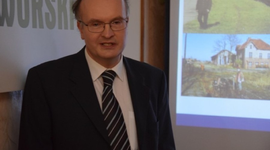 5be449fa09c62_o_large