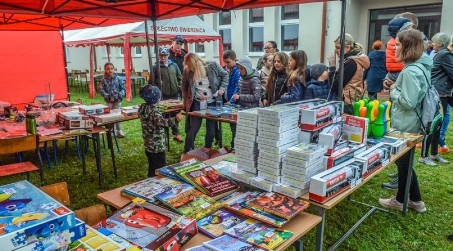 Otwarcie placu zabaw i festyn rodzinny w Tujsku (51)