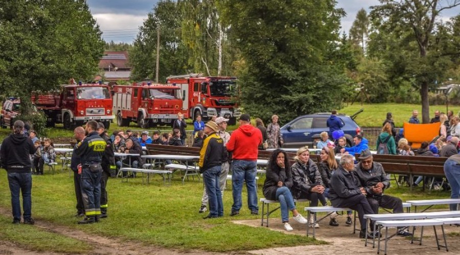 festyn charytatywny Drewnica0130