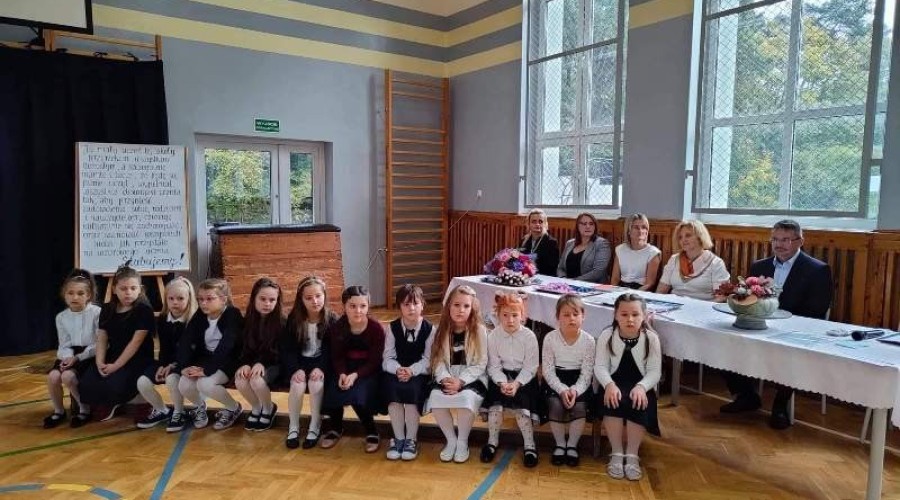 Stegna. Dzień Edukacji Narodowej i pasowanie uczniów (12)