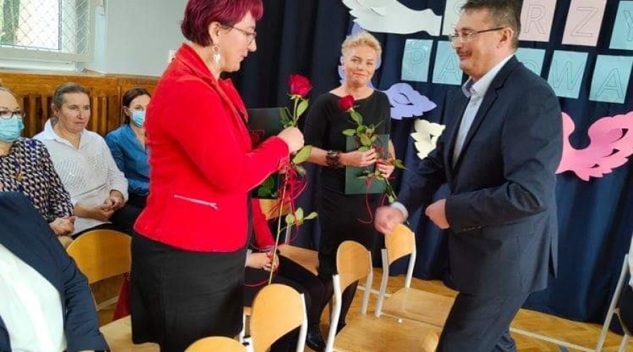 Stegna. Dzień Edukacji Narodowej i pasowanie uczniów.