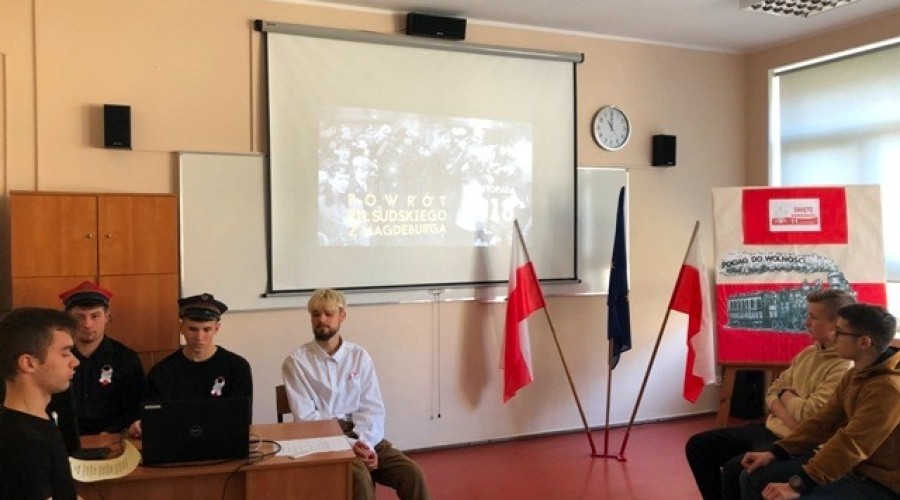 Święto Niepodległości w zespole szkół (12)