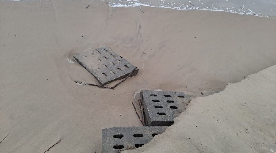 zniszczone zejścia plażowe sztutowo1