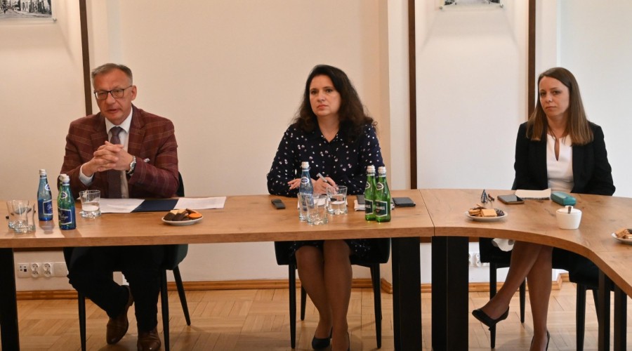 Zapobiec samobójstwom wśród dzieci. Współdziałanie służb z powiatem.