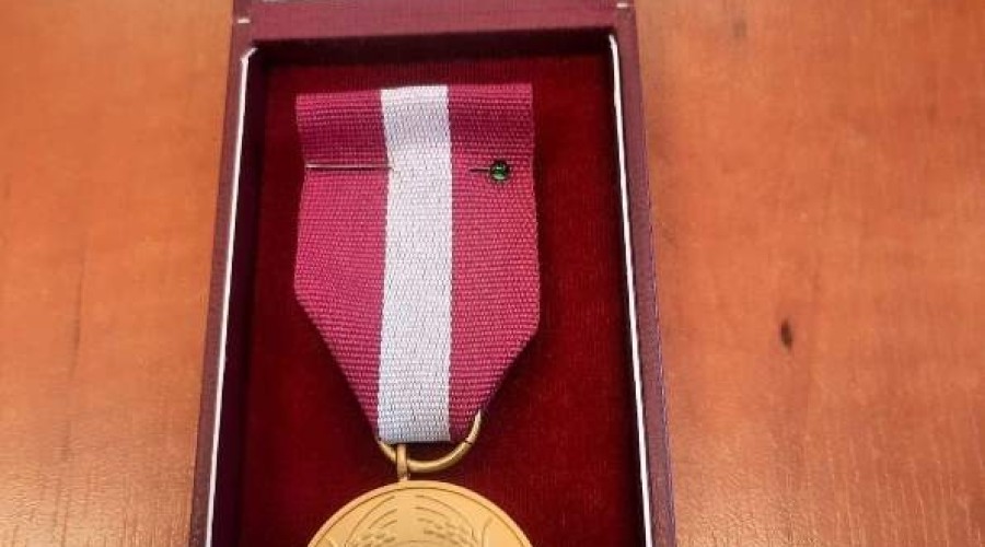 zloty medal dla wojt ewy dabskiej5