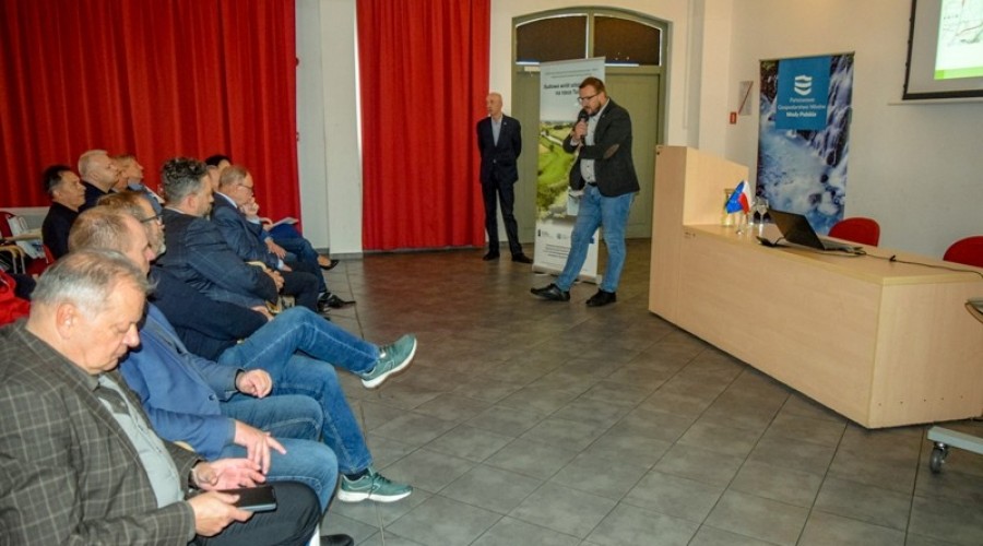 wrota sztormowe tuga 16