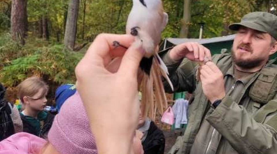 Jantar. Spotkanie uczniów z ornitologami ze stację terenowej Akcji Bałtyckiej.13