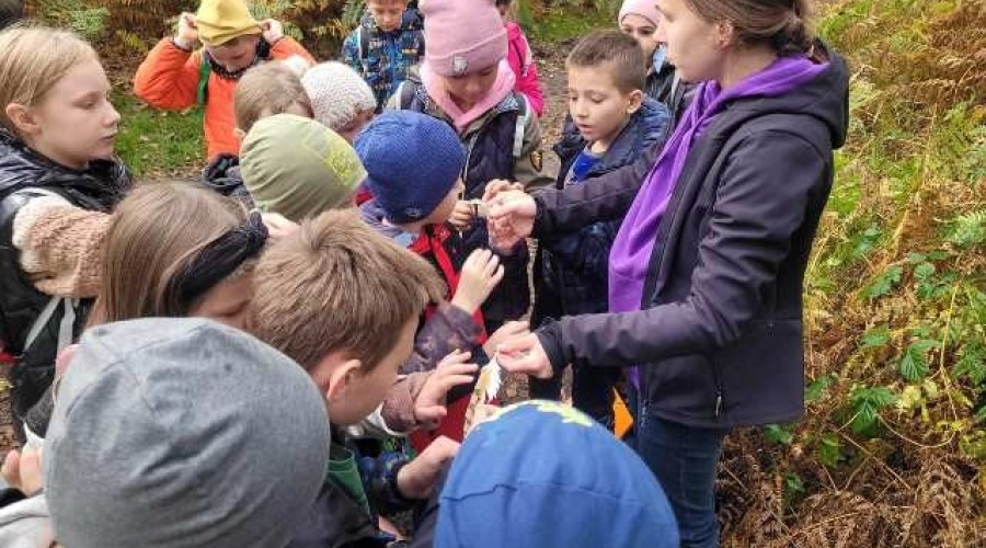 Jantar. Spotkanie uczniów z ornitologami ze stację terenowej Akcji Bałtyckiej.20