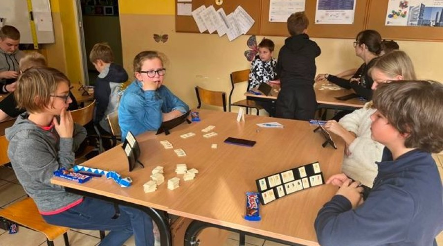 Oliwier Demidiuk zwycięzcą III turnieju Rummikub w Mikoszewie09