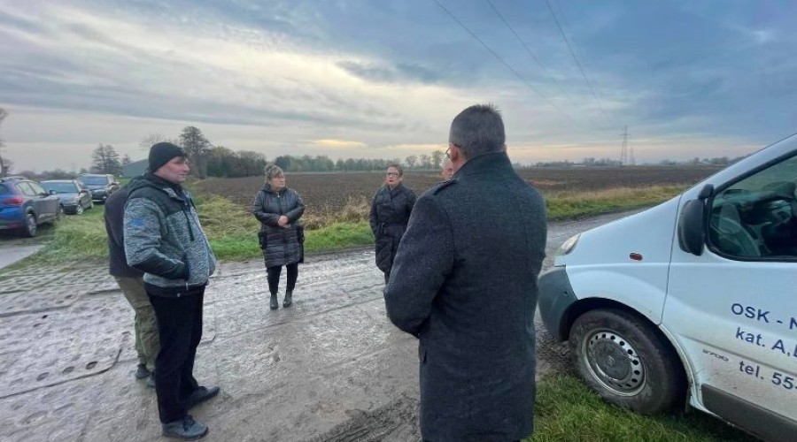 stobiec chełmek zniszczona droga02