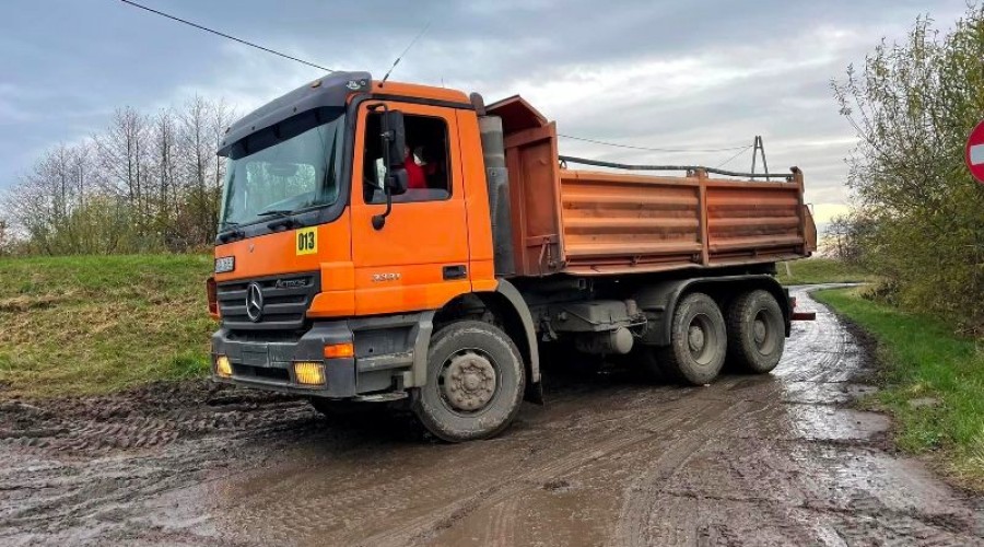 stobiec chełmek zniszczona droga07