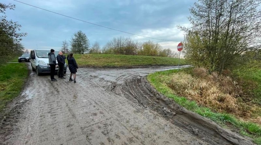 stobiec chełmek zniszczona droga12
