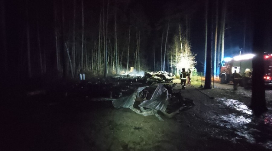 pożar ośrodka w stegnie (3)