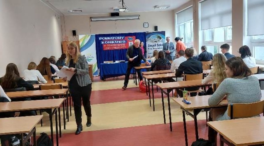 Sprawdzian z wiedzy o samorządzie w Zespole Szkół na szczeblu powiatowym. (3)