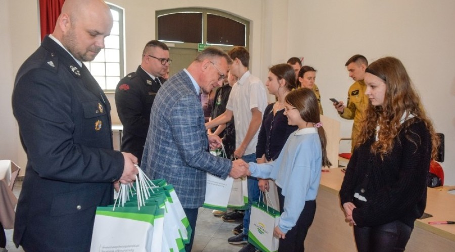 mlodzież zapobiega pożarom (10)