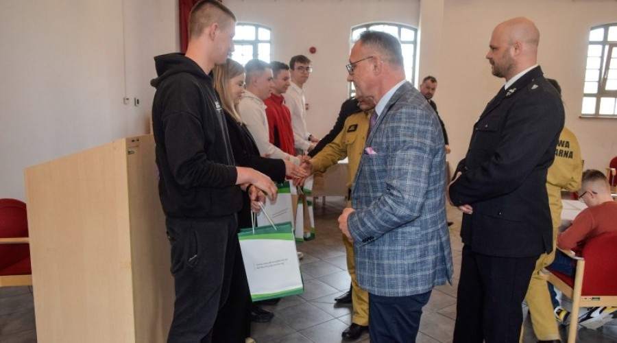 mlodzież zapobiega pożarom (15)