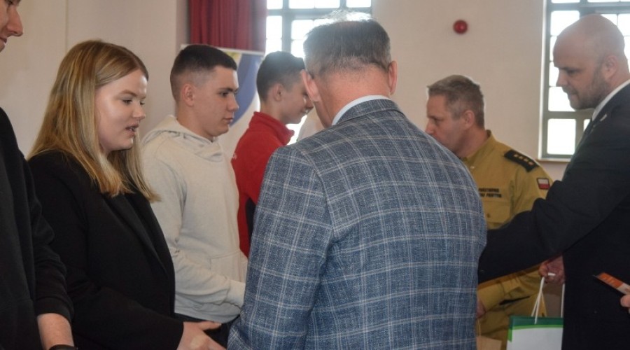 mlodzież zapobiega pożarom (17)