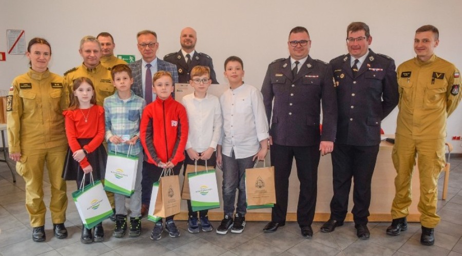 mlodzież zapobiega pożarom (32)