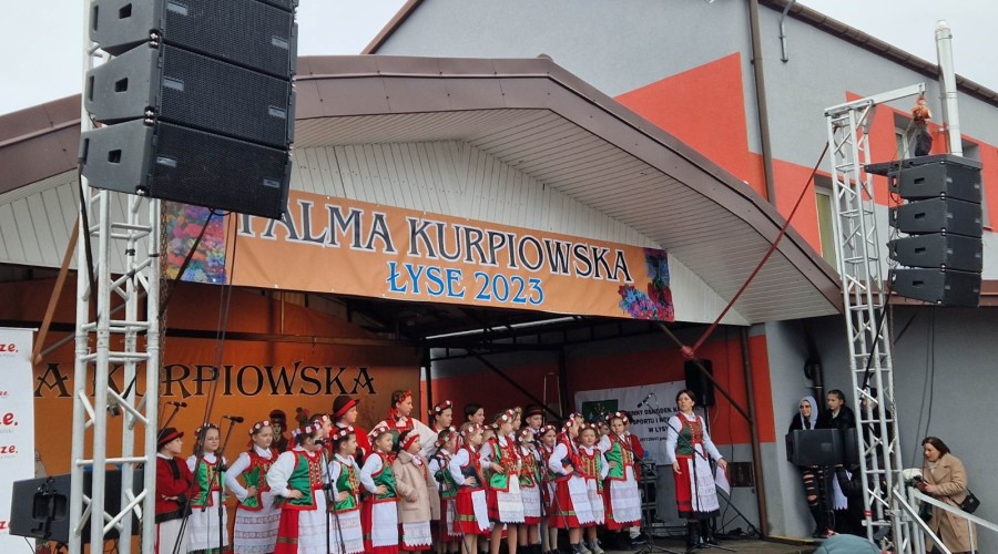 mieszkancy wyjechali na kurpie (3)