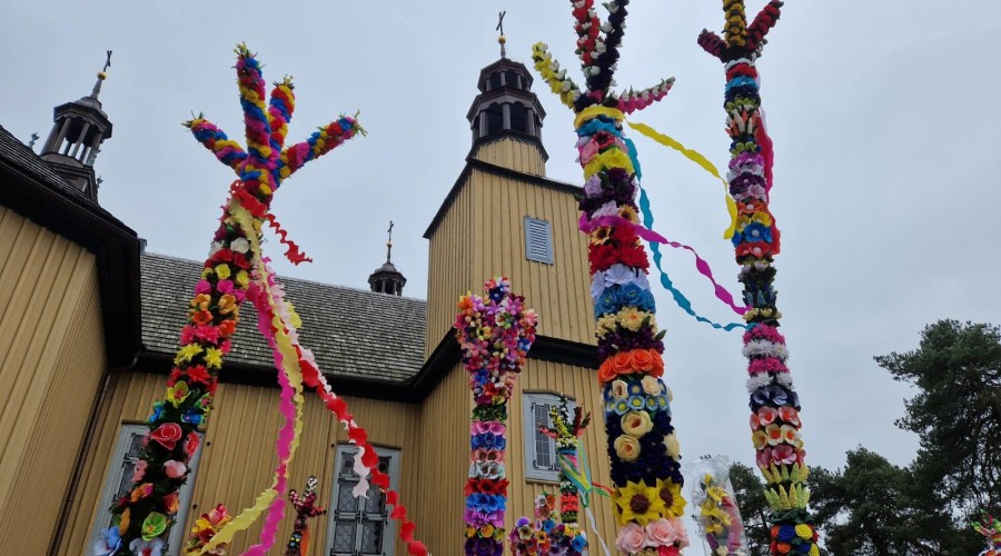 mieszkancy wyjechali na kurpie (9)