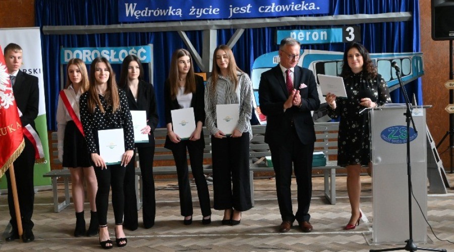 pozegnanie absolwentow zespolu szkol nowy dwor gd08