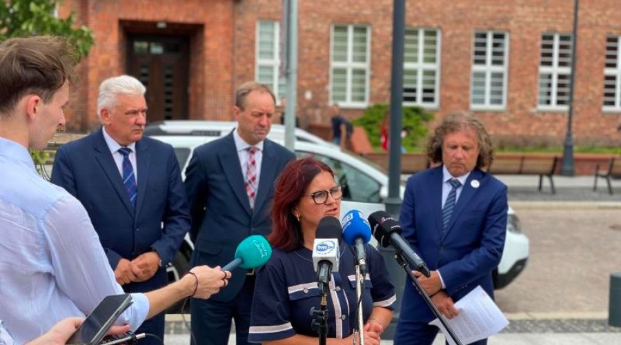 Nielegalne wysypiska odpadów zagrażają gminom.2