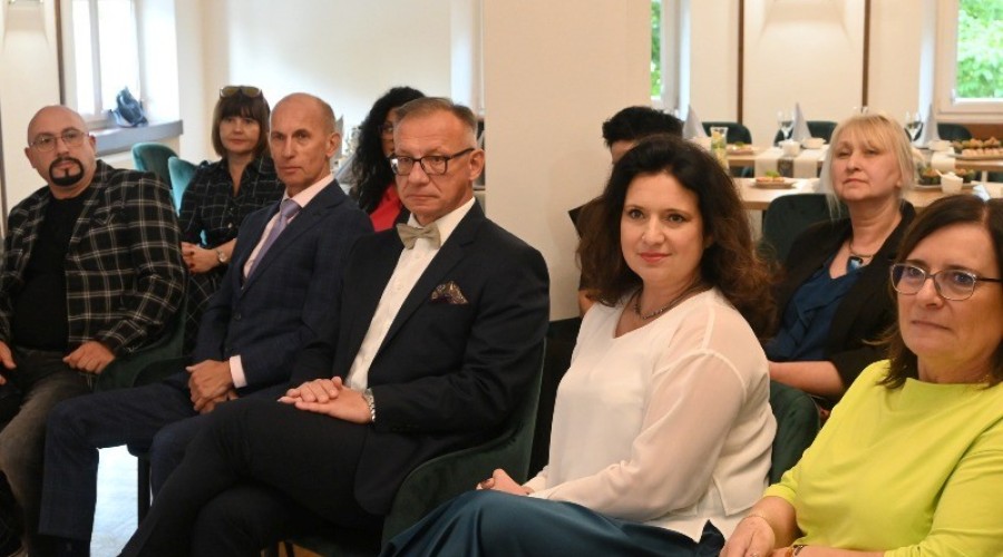 Nagrody dla wybitnych edukatorów z Powiatu Nowodworskiego03