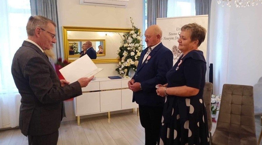 Państwo Grażyna i Adam Sałek świętują 50-lecie pożycia małżeńskiego (1)