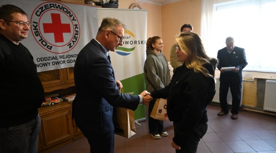 Młoda Krew Ratuje Życie. Pod Honorowym Patronatem Starosty Nowodworskiego. (11)