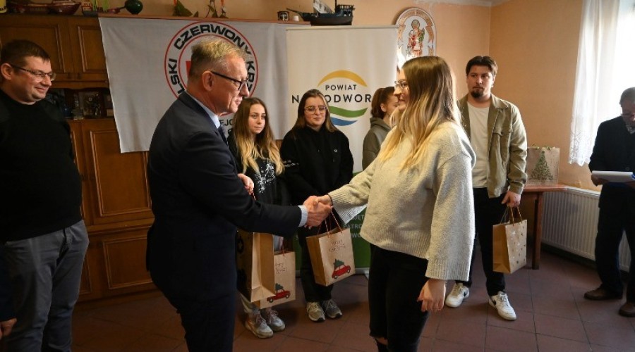 Młoda Krew Ratuje Życie. Pod Honorowym Patronatem Starosty Nowodworskiego. (9)