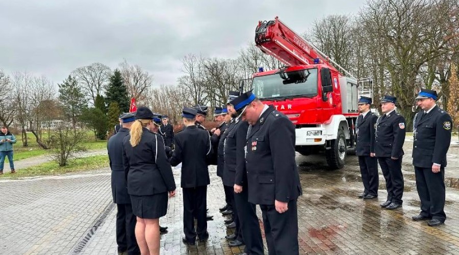 nowy samochod dla osp nowy dwór gd (3)