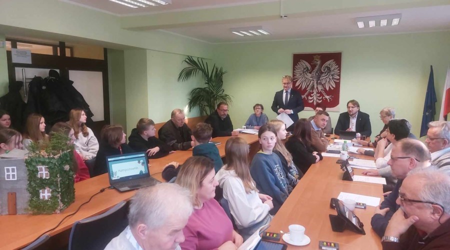 uczniowie na sesji sztutowo