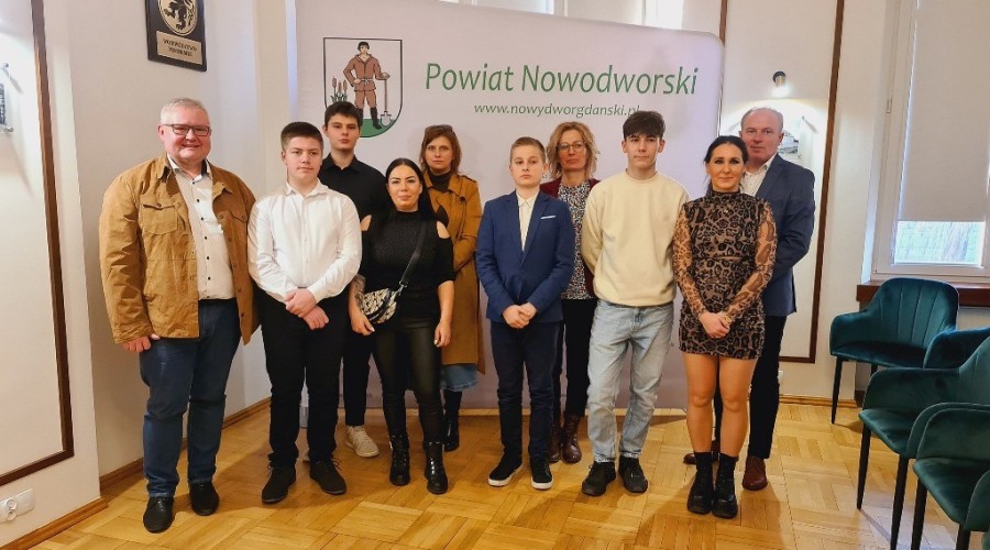 Nagrody sportowe Powiatu Nowodworskiego wręczone. (1)