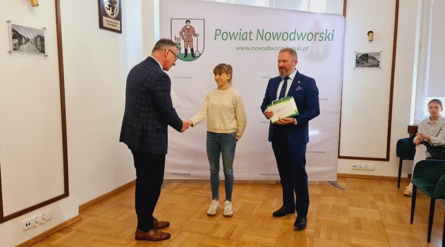 Nagrody sportowe Powiatu Nowodworskiego wręczone. (7)