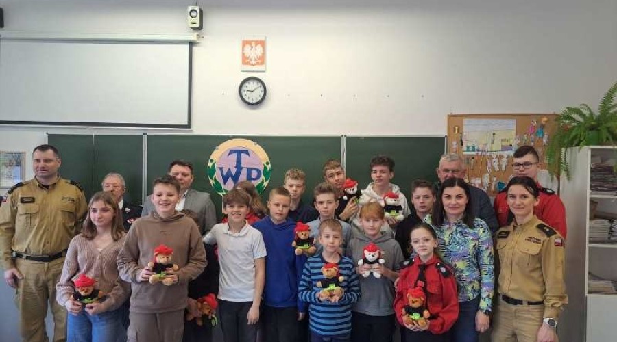 mlodzieź zapobiega poźarom3