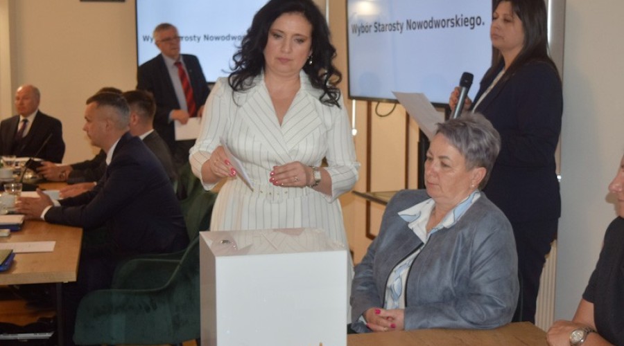 wybory starosty sesja rady powiatu nowodworskiego (7)