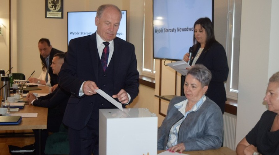 wybory starosty sesja rady powiatu nowodworskiego (9)