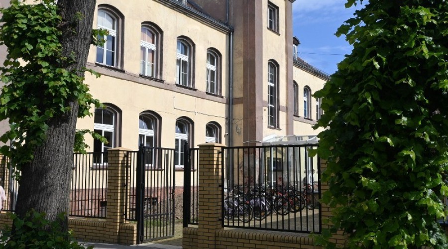 Nowy Dwór Gdański. Rozpoczęły się prace remontowe w Liceum Ogólnokształcącym.  (1)