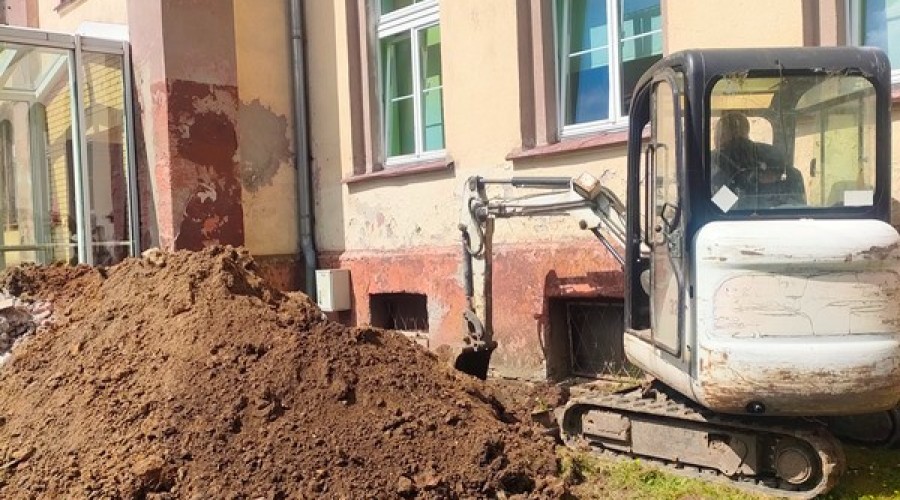 Nowy Dwór Gdański. Rozpoczęły się prace remontowe w Liceum Ogólnokształcącym.  (4)