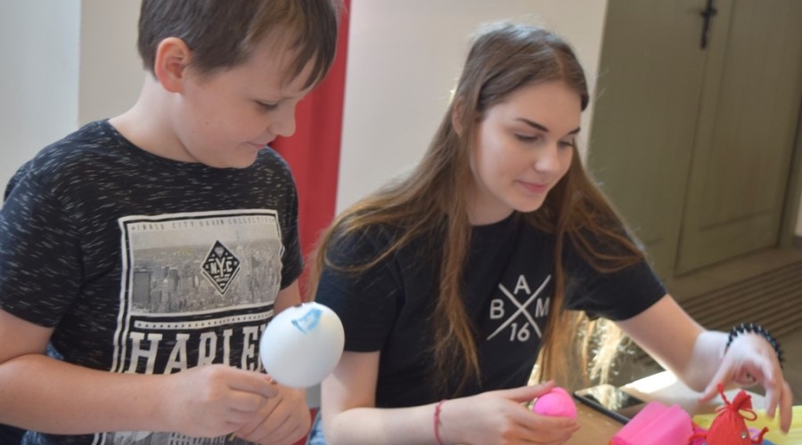 Fabryka ozdób wielkanocnych3708