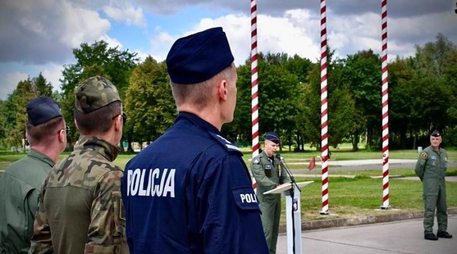 UROCZYSTOŚĆ POŻEGNANIA WŁOSKICH SIŁ POWIETRZNYCH W 22 BAZIE LOTNICTWA TAKTYCZNEGO (4)
