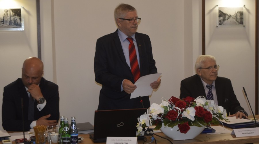 I SESJA rADY powiatu (21)