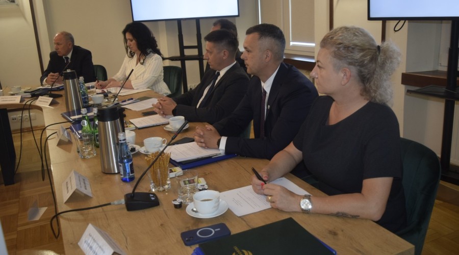 I SESJA rADY powiatu (32)